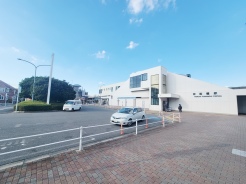 JR駅近、徒歩9分の好立地。全7区画分譲予定です。全区画39坪以上です。ゆとりある街並みで安心の高台、海抜21ｍ！JR東船橋駅　2024年12月撮影