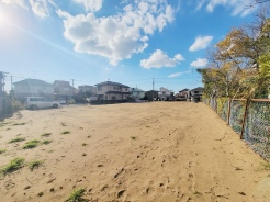 JR駅近、徒歩9分の好立地。全7区画分譲予定です。全区画39坪以上です。ゆとりある街並みで安心の高台、海抜21ｍ！2024年12月撮影