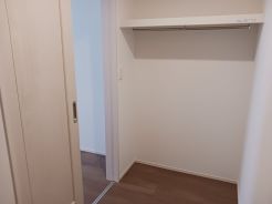 ③２階主寝室にある広々としたWIC