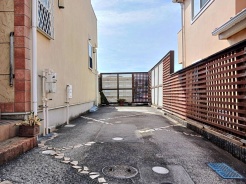 カースペースは２台分ございます