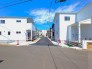 すべてが新しい街並みで人気の分譲地。四季を感じる大きな公園も近くにあり自然を感じる住環境。
