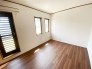 2F中央南側にある6帖の洋室