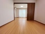 6.5畳+4.5畳の洋室の仕切りを外せば約11畳の大空間としてお使いいただけます。