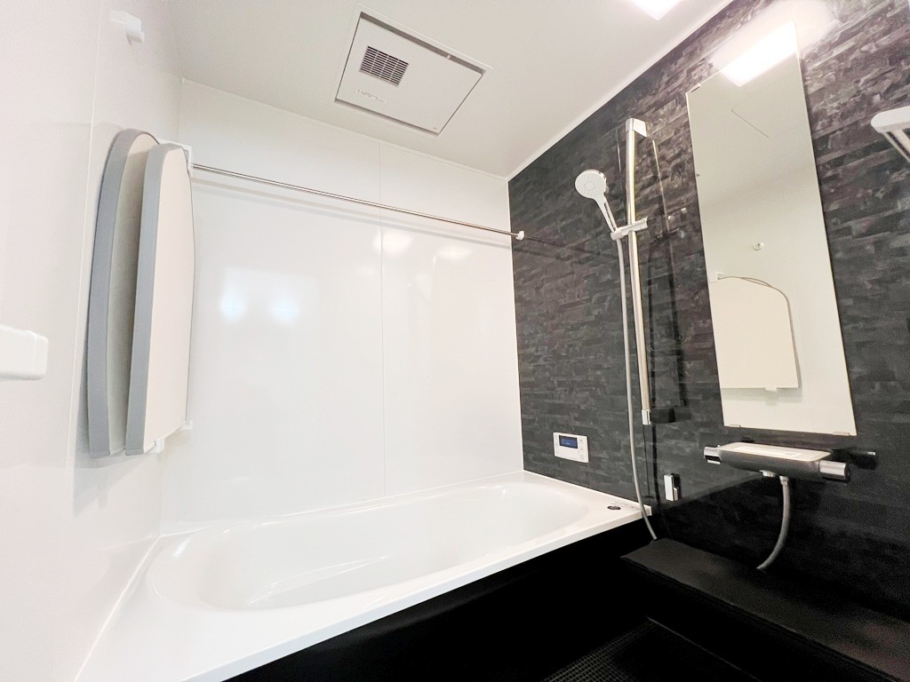 ④浴室暖房乾燥機付きのシステムバスルーム